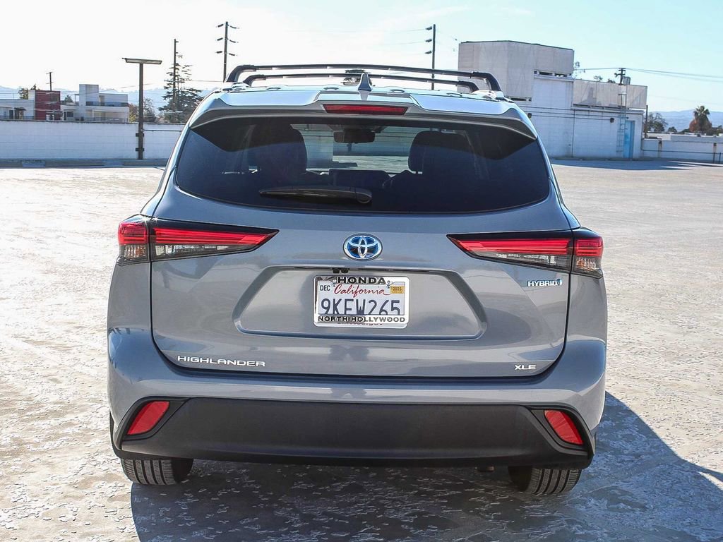 Used 2023 Toyota Highlander Bronze Edition image 5