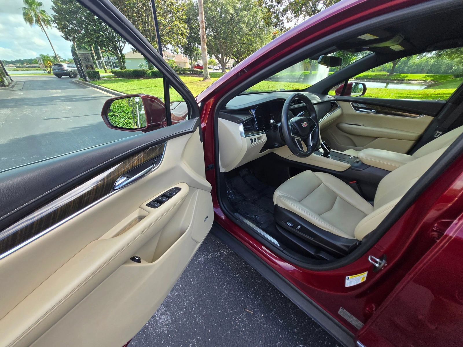 Used 2017 Cadillac XT5 FWD image 12