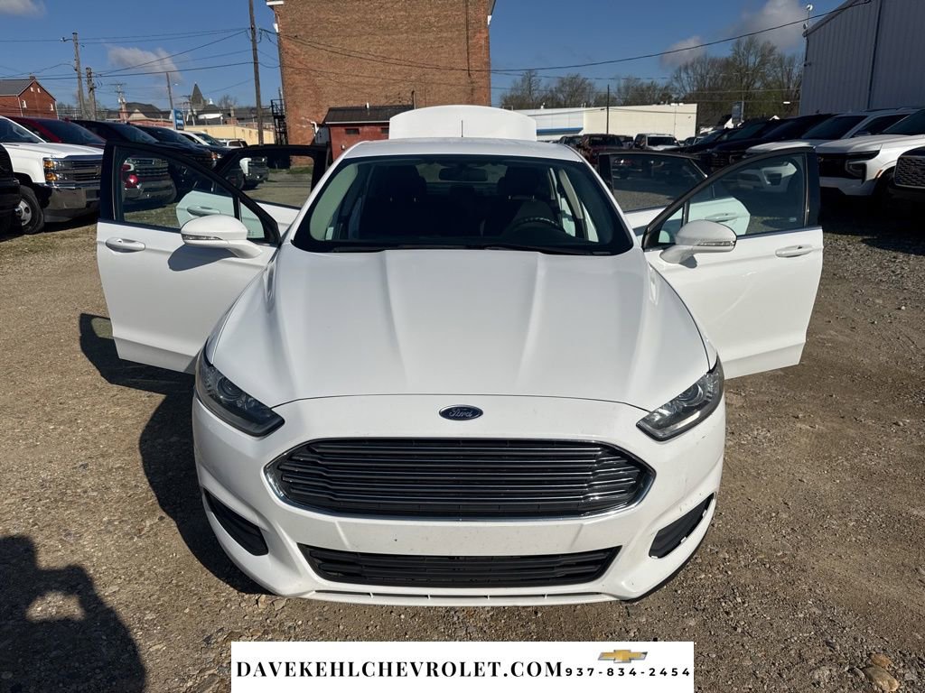 Used 2016 Ford Fusion SE FWD image 32