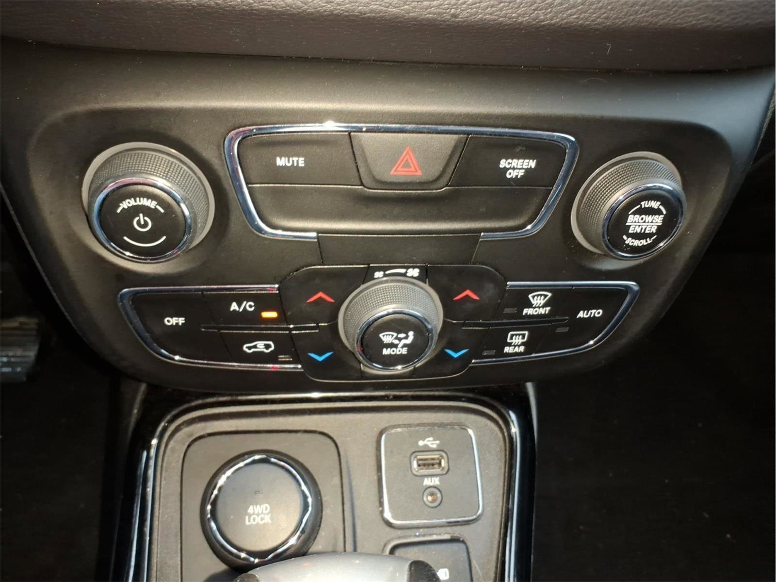 Used 2018 Jeep Compass Limited image 24