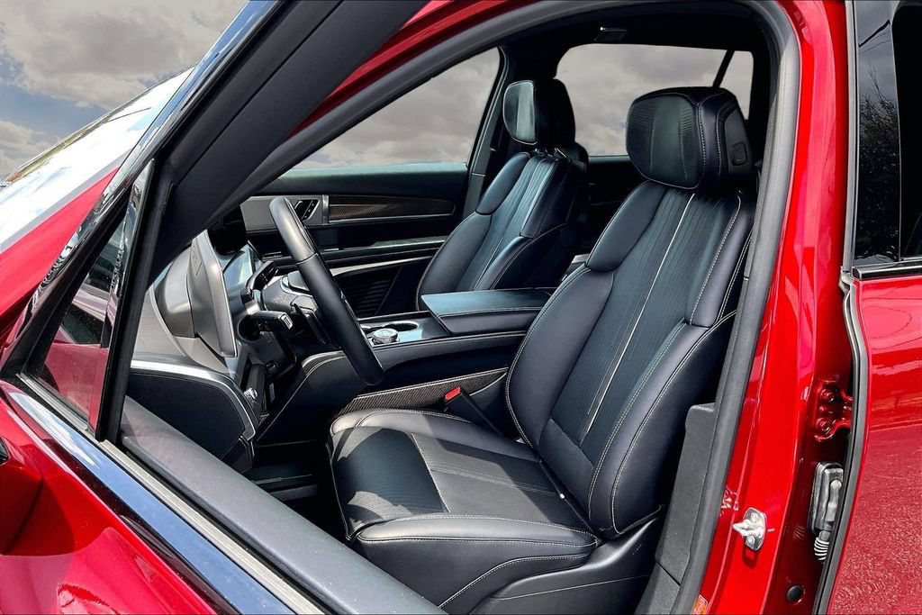 Certified 2026 Cadillac Vistiq Sport w/ LPO, Floor Liner Package AWD/4WD image 21