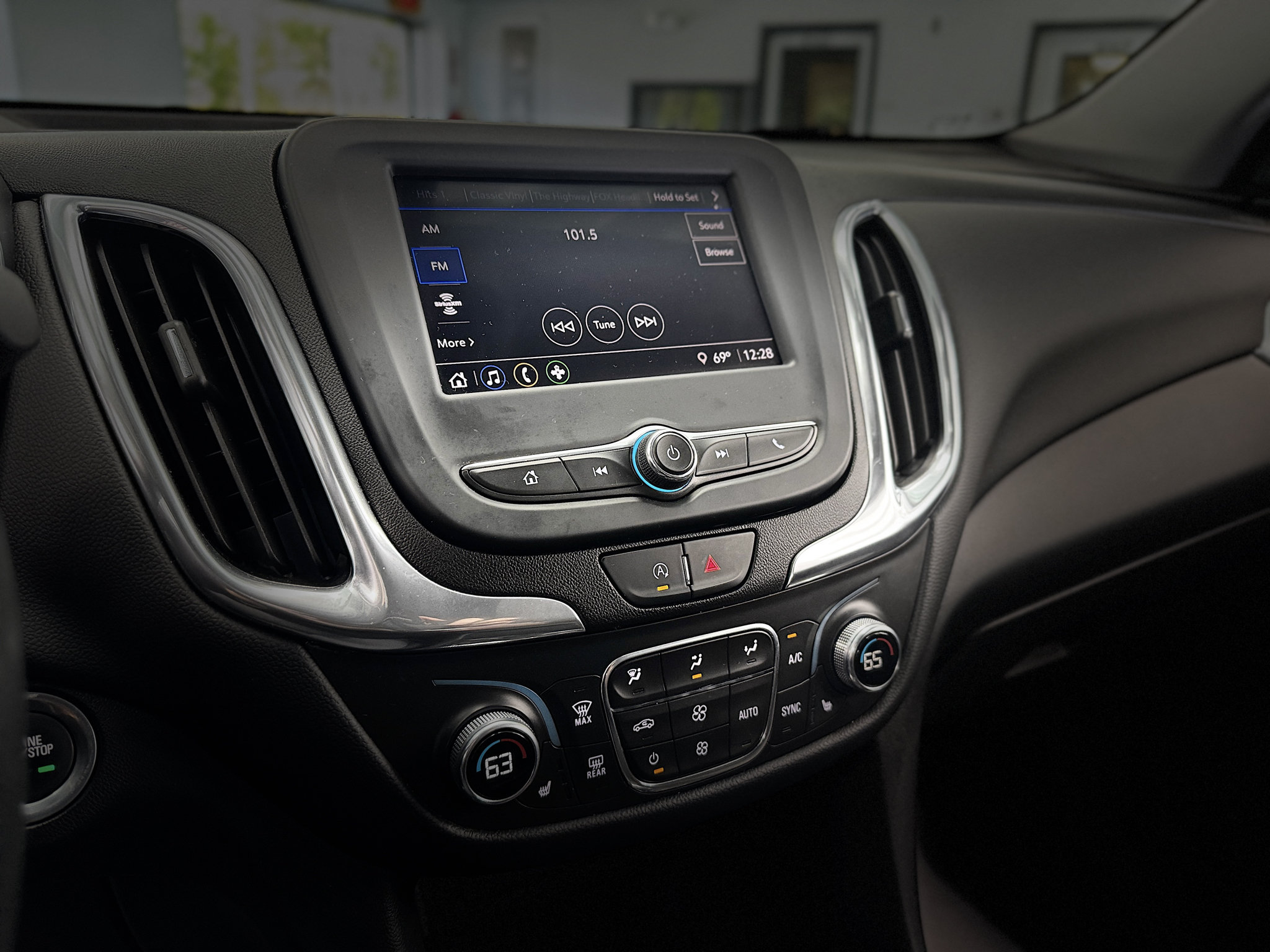 Used 2022 Chevrolet Equinox LT AWD/4WD image 22