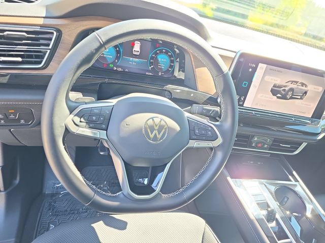 Used 2025 Volkswagen Atlas SE w/ Panoramic Sunroof Package FWD image 19