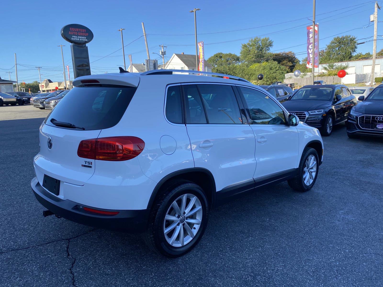 Used 2017 Volkswagen Tiguan Wolfsburg Edition image 6