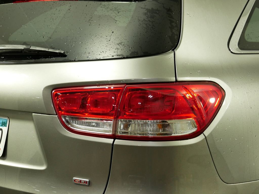 Certified 2017 Kia Sorento LX w/ LX Convenience Package image 10