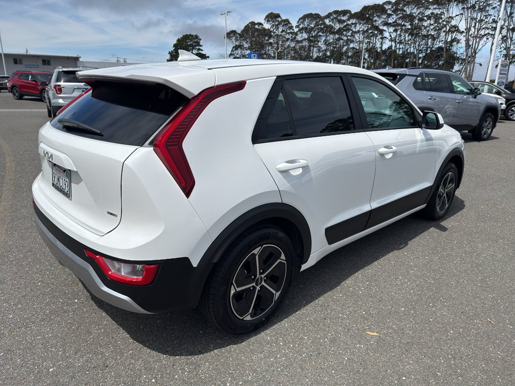 Used 2025 Kia Niro LX FWD image 5
