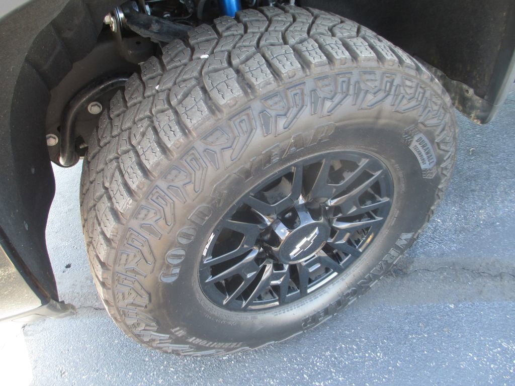 Used 2026 Chevrolet Silverado 2500 ZR2 w/ LPO, Dark Essentials Package AWD/4WD image 14
