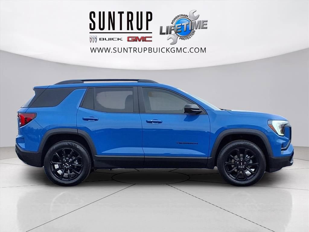 Used 2025 GMC Terrain Elevation w/ Elevation Premium Package image 3