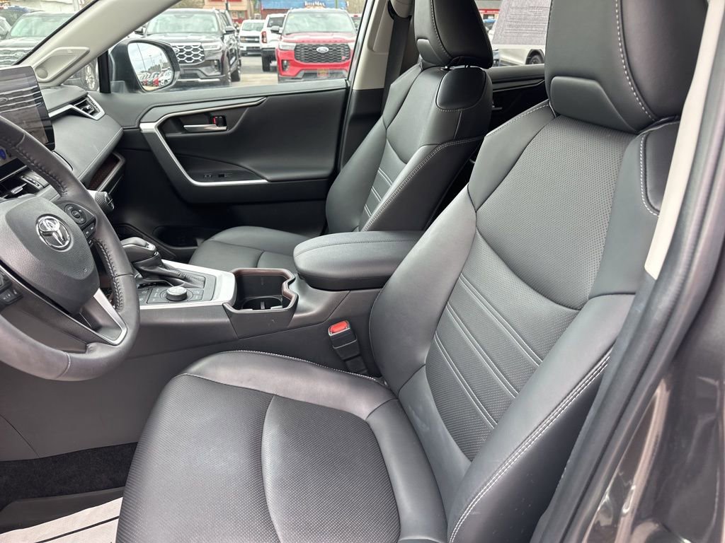 Used 2024 Toyota RAV4 Limited w/ Advanced Technology Package image 9