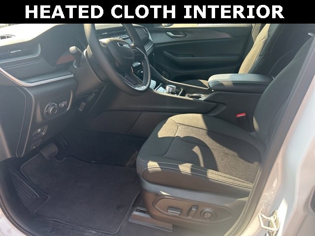 New 2025 Jeep Grand Cherokee L Laredo w/ Luxury Tech Group I image 12