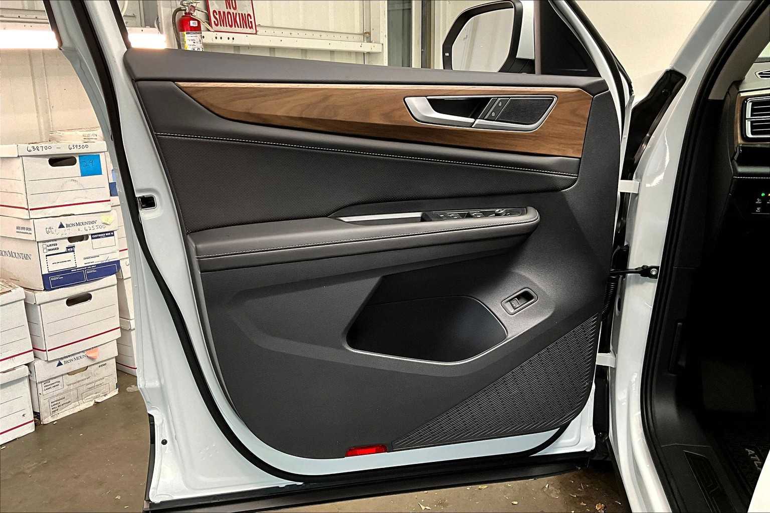 New 2025 Volkswagen Atlas SE image 23