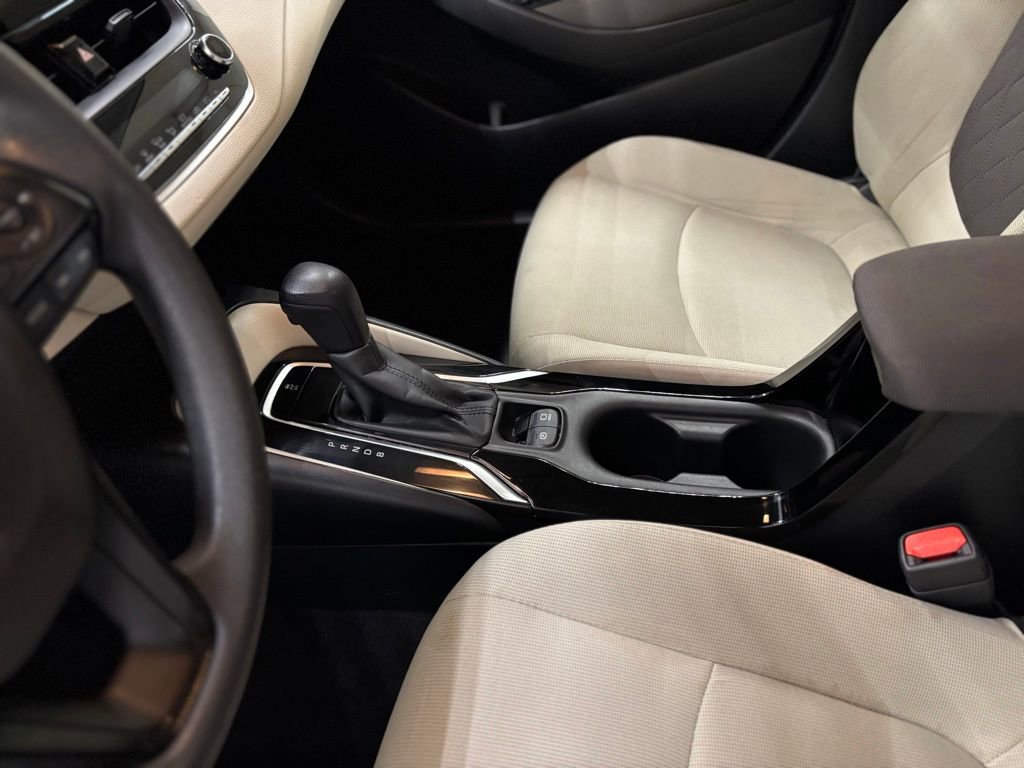Used 2020 Toyota Corolla LE w/ Carpet Mat Package (TMS) FWD image 16
