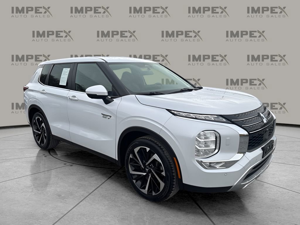 Used 2023 Mitsubishi Outlander SE image 7
