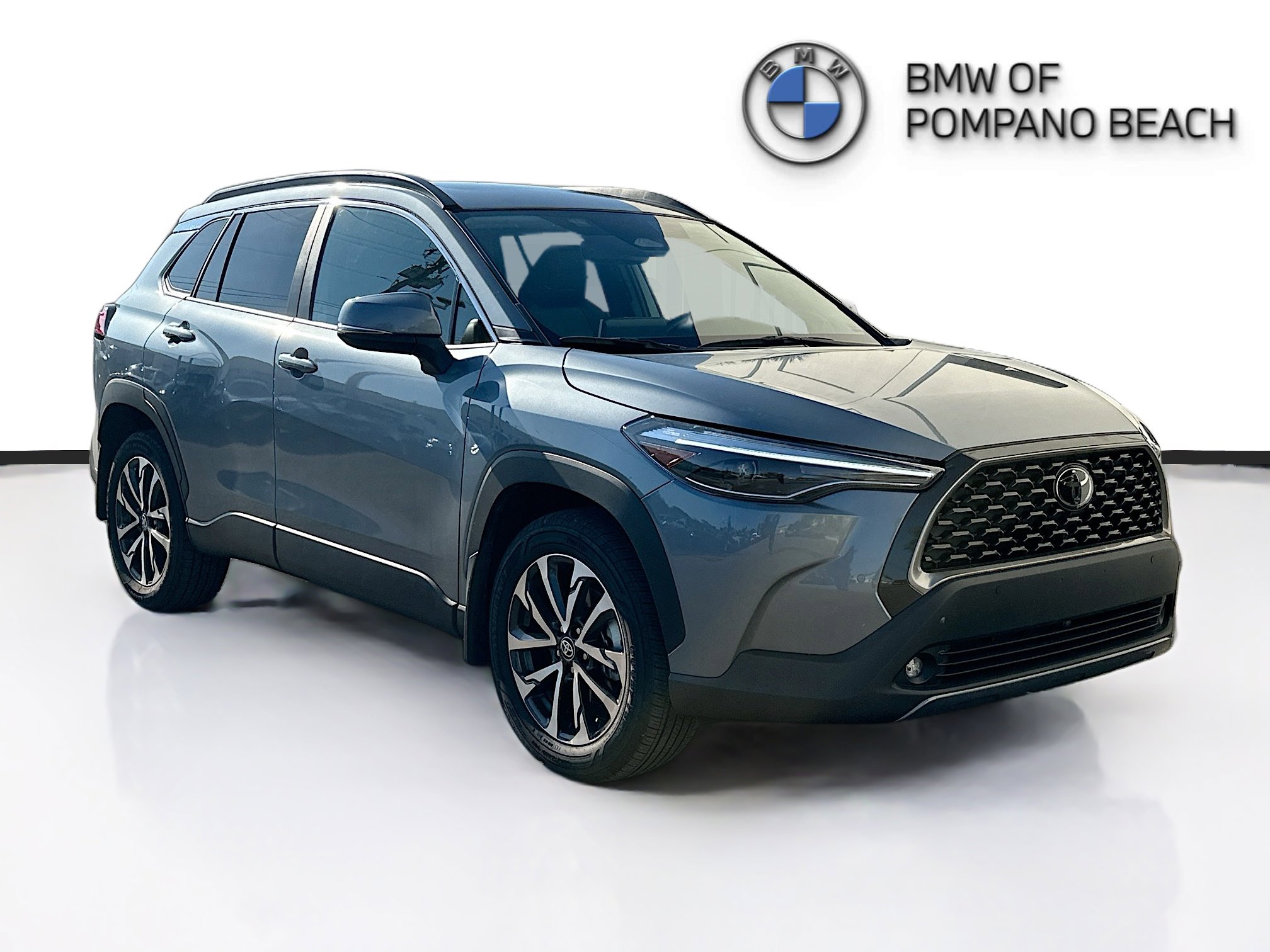 Used 2024 Toyota Corolla Cross XLE w/ Convenience Package image 1