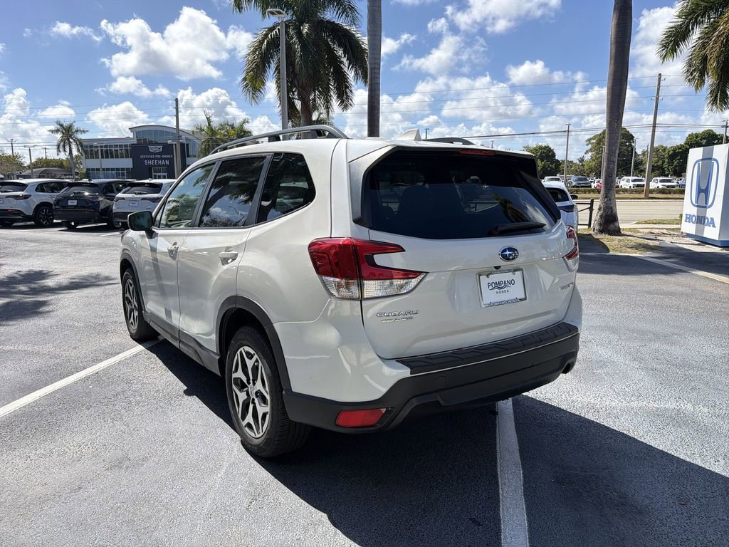 Used 2022 Subaru Forester Premium w/ Popular Package #2 AWD/4WD image 6