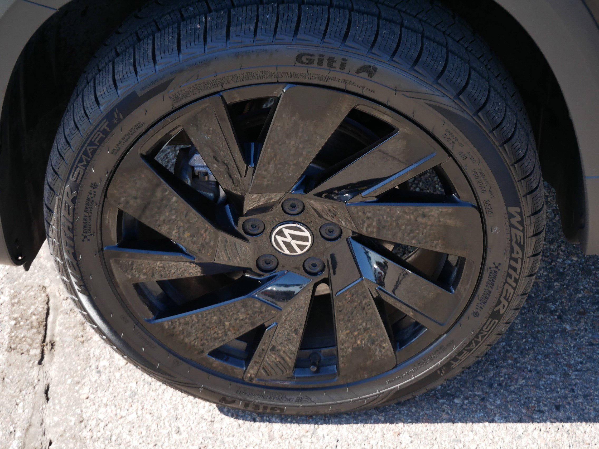 Used 2024 Volkswagen Taos SE AWD/4WD image 15