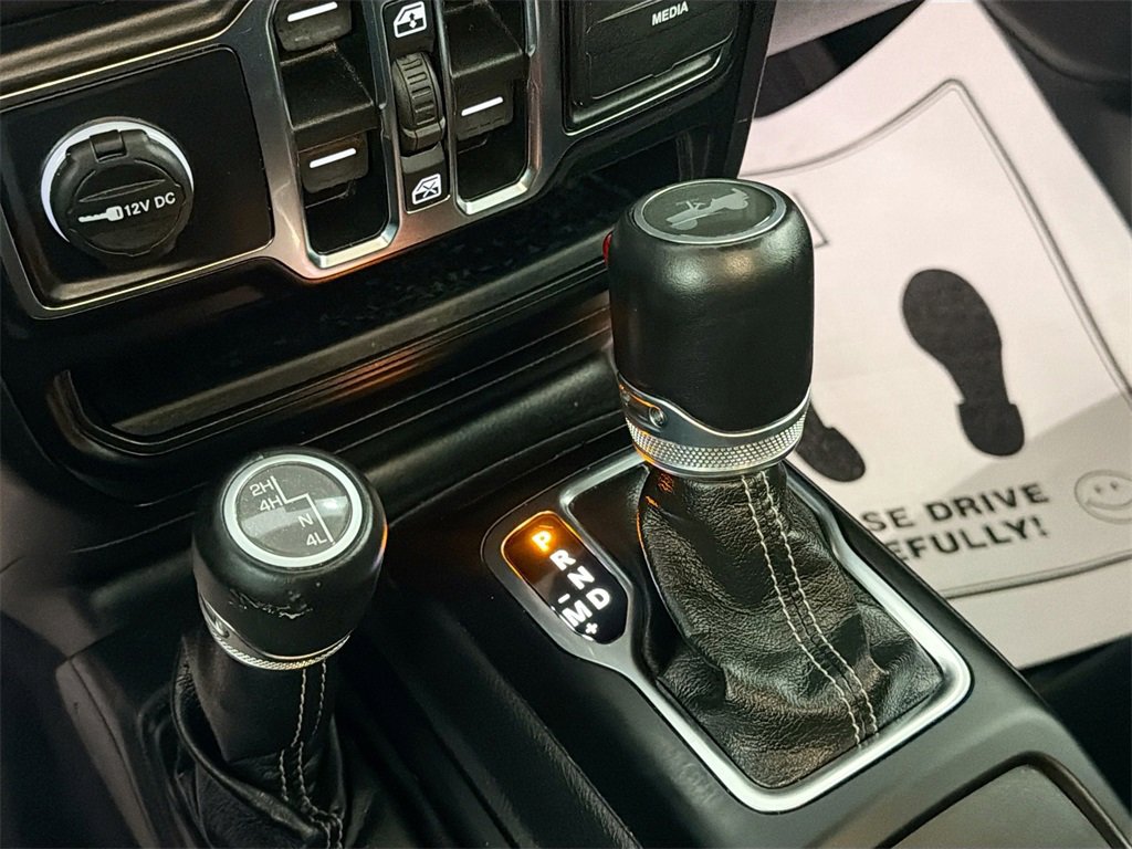 Used 2022 Jeep Wrangler Unlimited Sahara w/ Cold Weather Group image 17