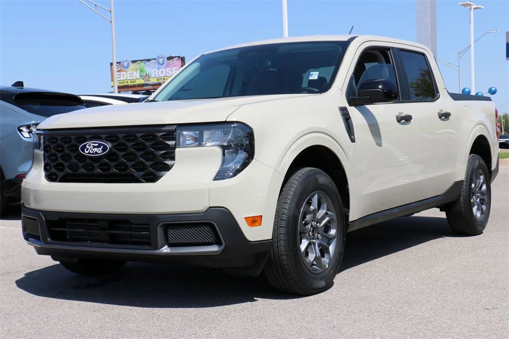 New 2025 Ford Maverick XLT w/ XLT Luxury Package