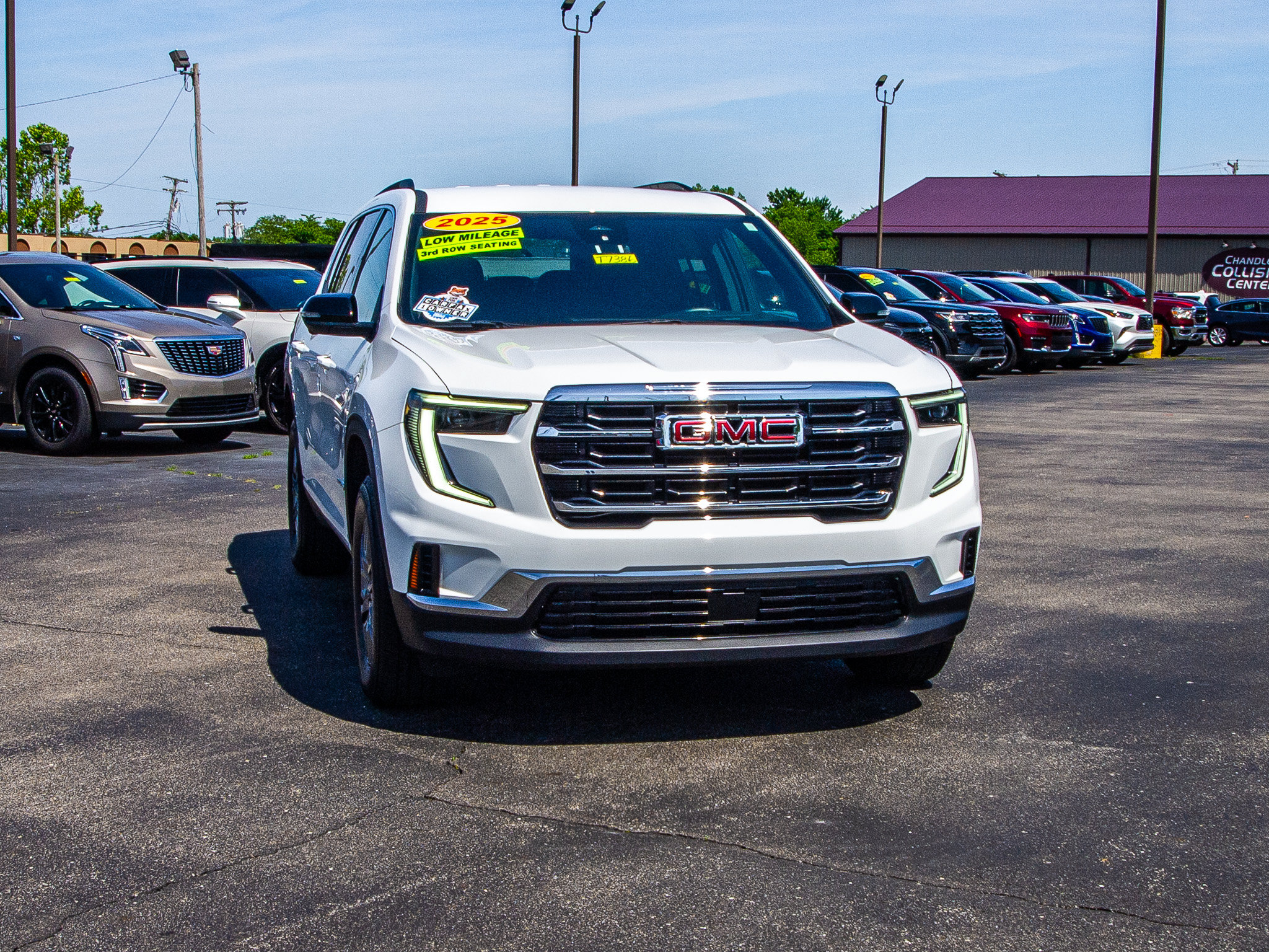 Used 2025 GMC Acadia Elevation FWD image 10