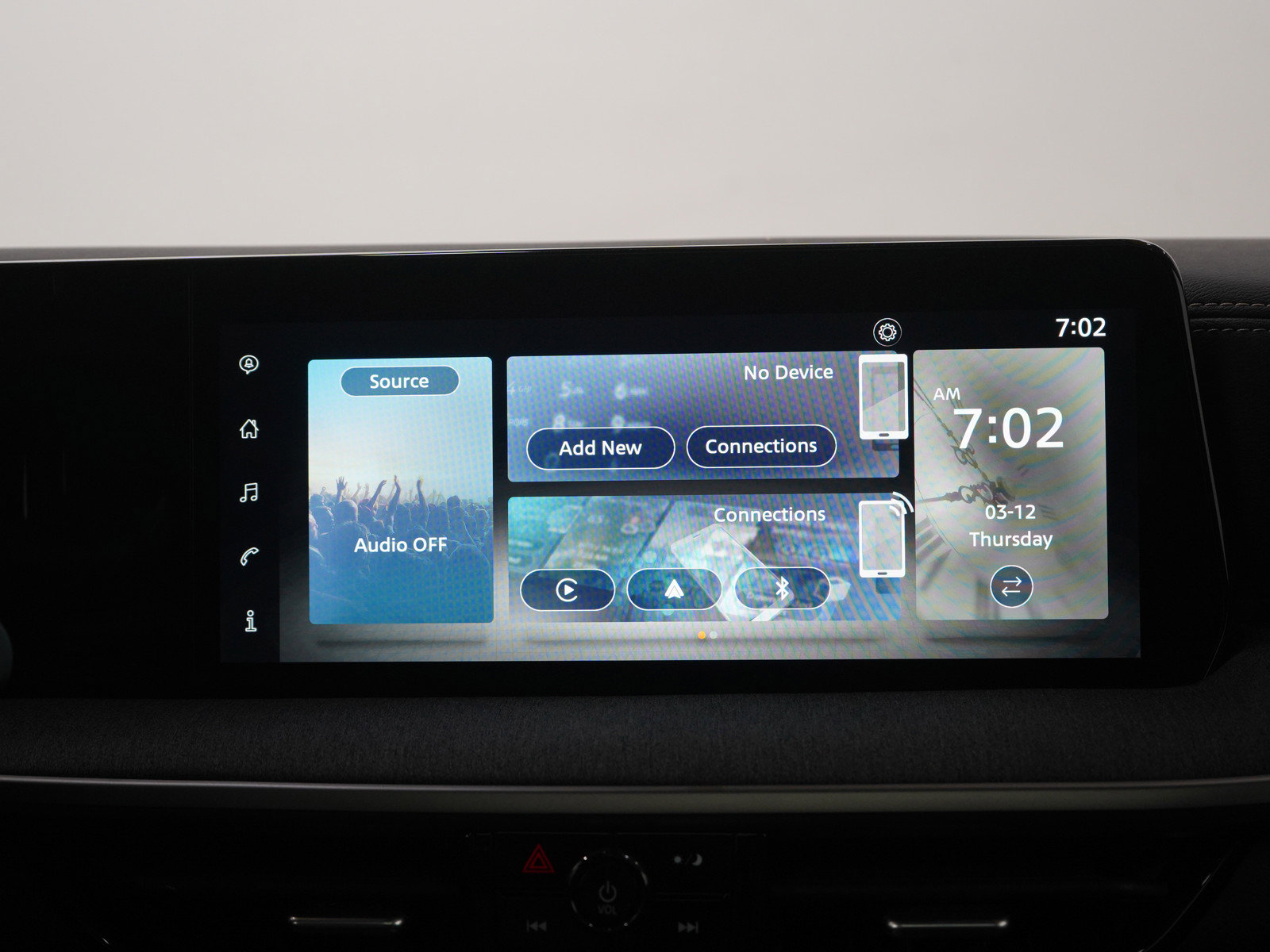 Used 2025 Nissan Kicks SV w/ SV Premium Package image 16