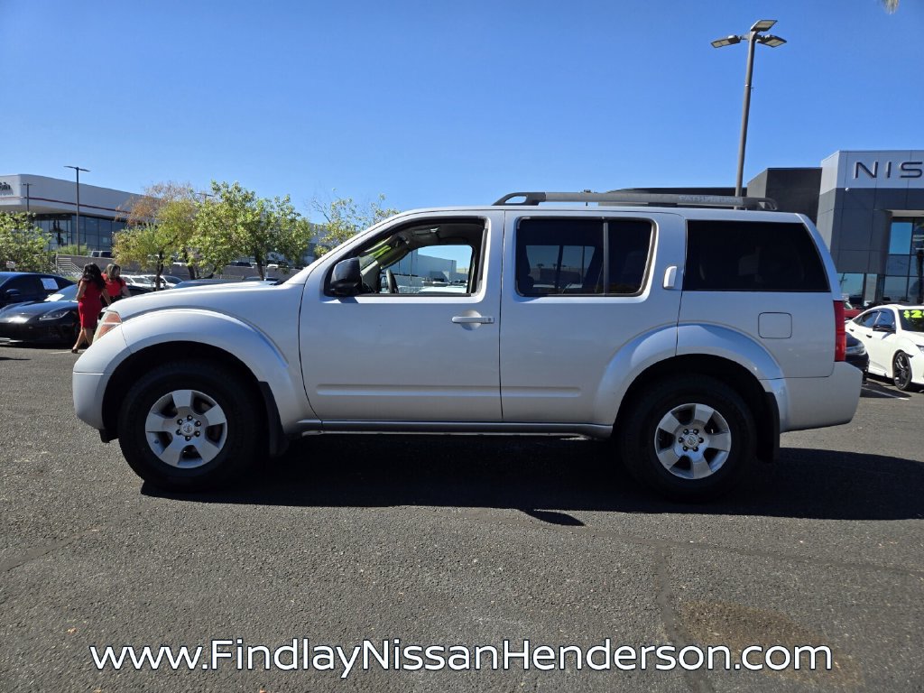Used 2005 Nissan Pathfinder XE RWD image 3