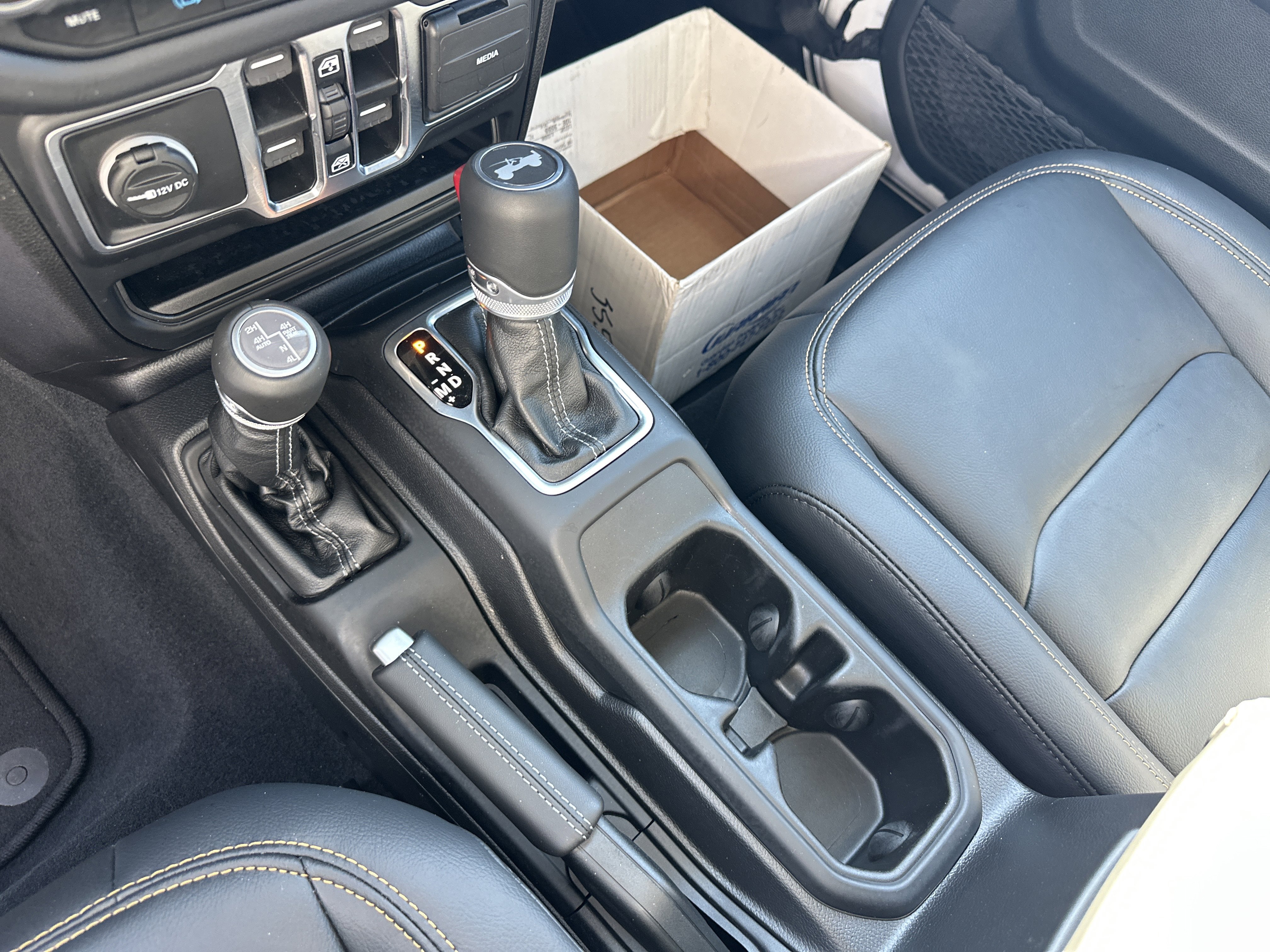 Used 2024 Jeep Wrangler Sahara w/ Technology Group image 34