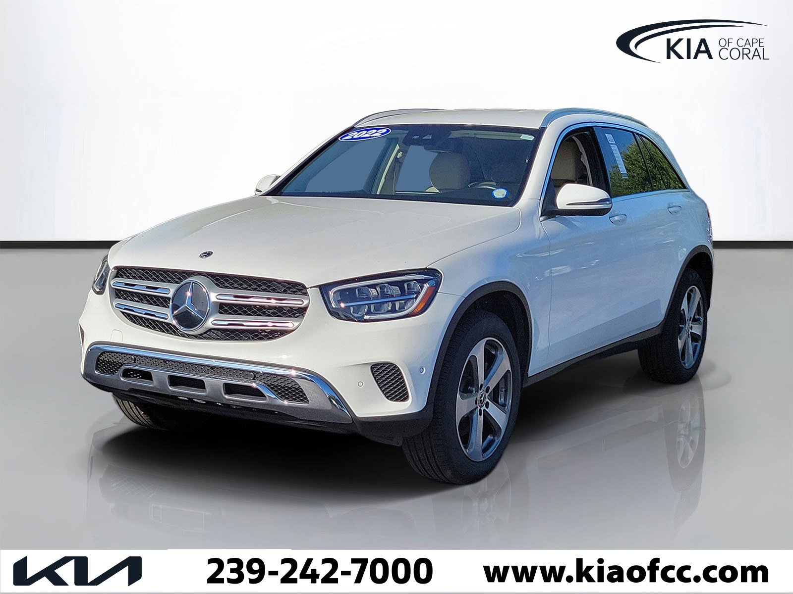 Used 2022 Mercedes-Benz GLC 300 w/ Premium Package Lite image 3