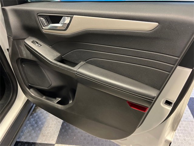 Used 2022 Ford Escape SEL w/ Technology Package image 12