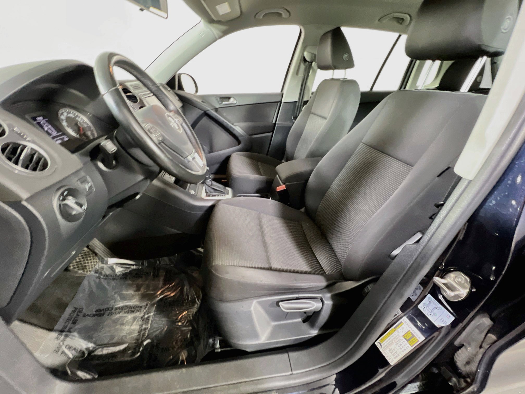 Used 2018 Volkswagen Tiguan Limited w/ Premium Package AWD/4WD image 19