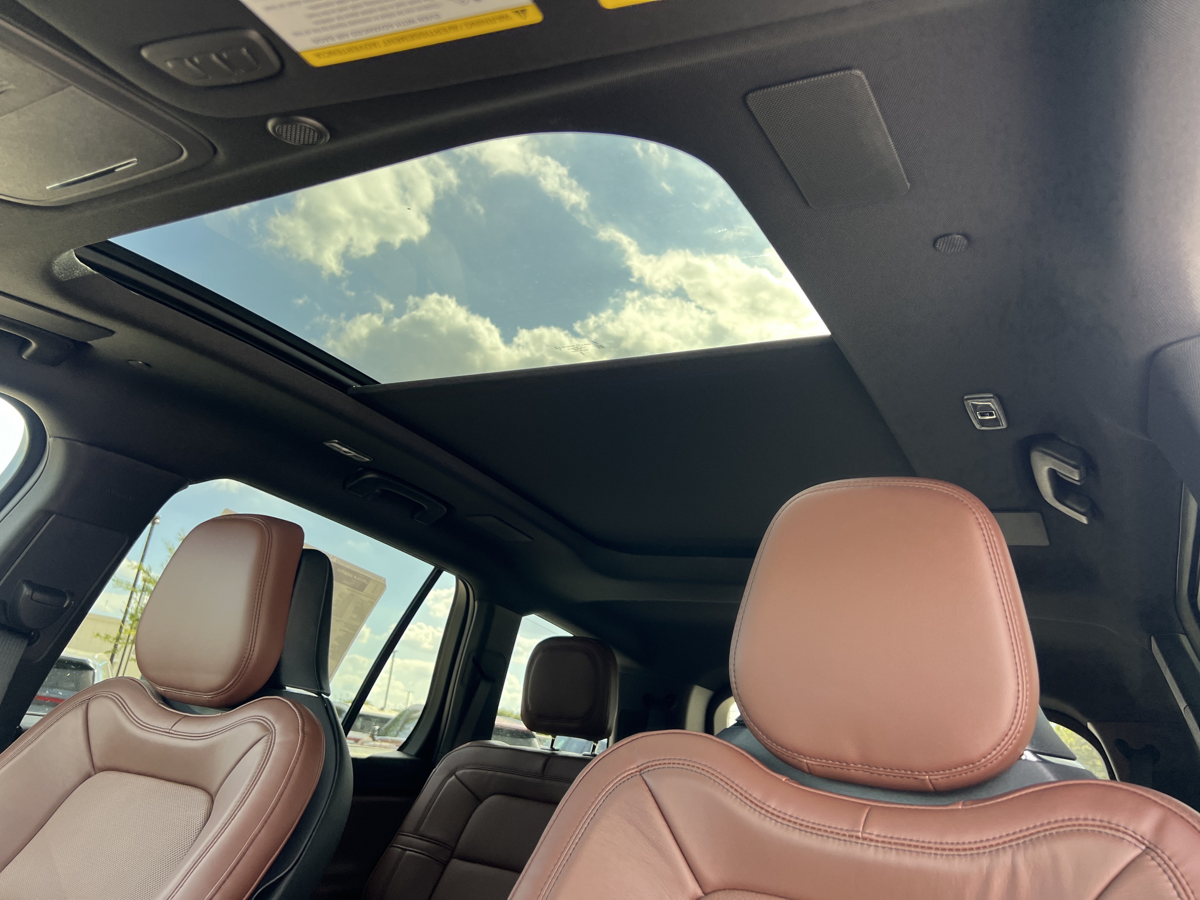 New 2027 Lincoln Aviator Reserve w/ Luxury Package RWD image 23