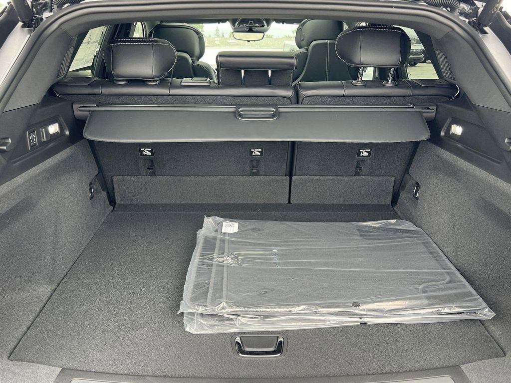 New 2026 Cadillac Lyriq V image 31