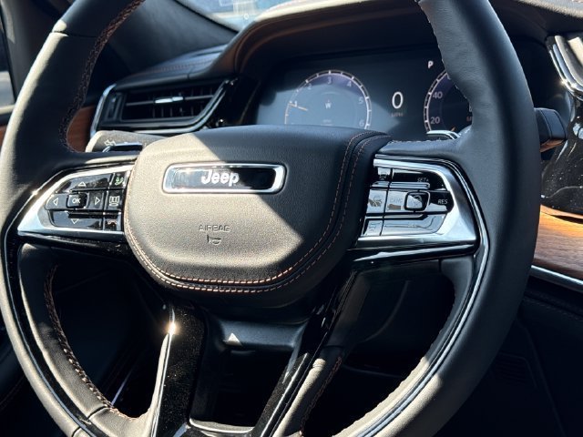 New 2026 Jeep Grand Cherokee Summit w/ Obsidian Package AWD/4WD image 18