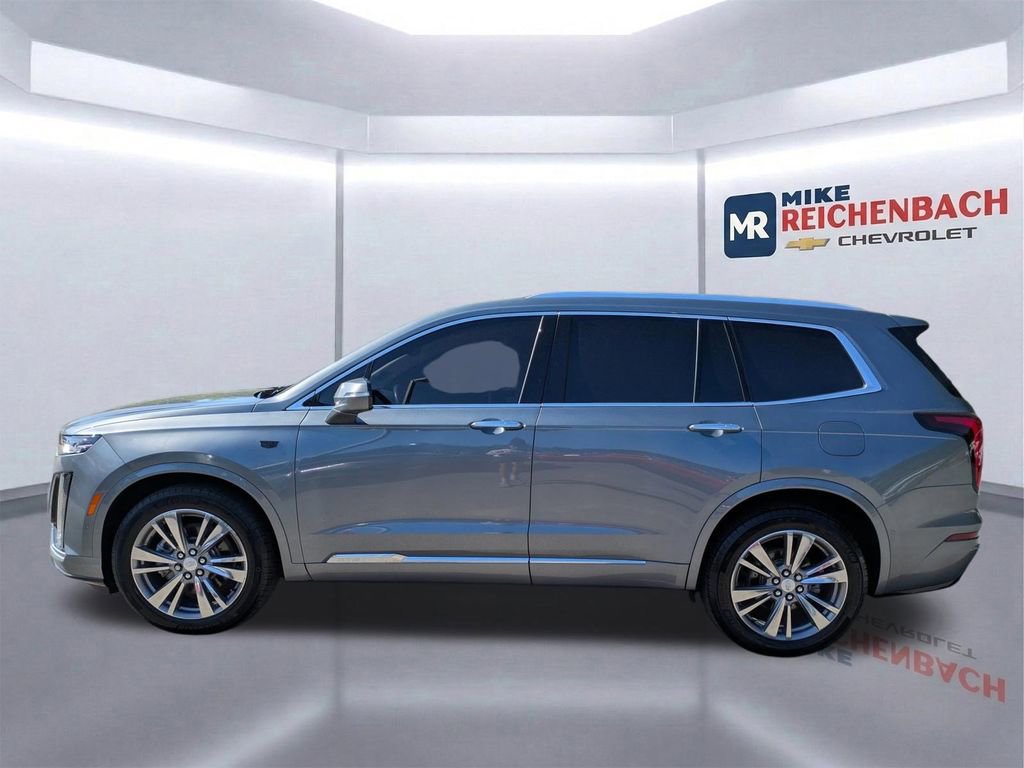 Used 2022 Cadillac XT6 Premium Luxury w/ Technology Package FWD image 7