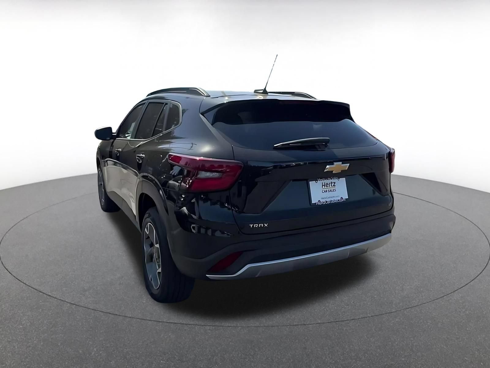 Used 2025 Chevrolet Trax LT w/ LT Convenience Package FWD image 10