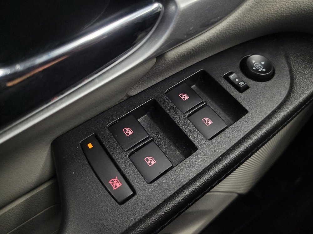 Used 2017 GMC Terrain SLE image 27