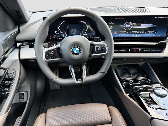 Used 2026 BMW 530i xDrive w/ M Sport Package AWD/4WD image 23
