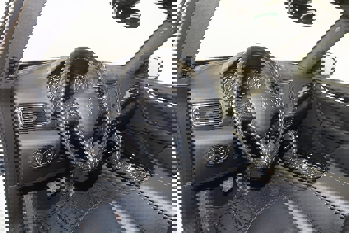 Used 2022 Maserati Levante Modena image 24