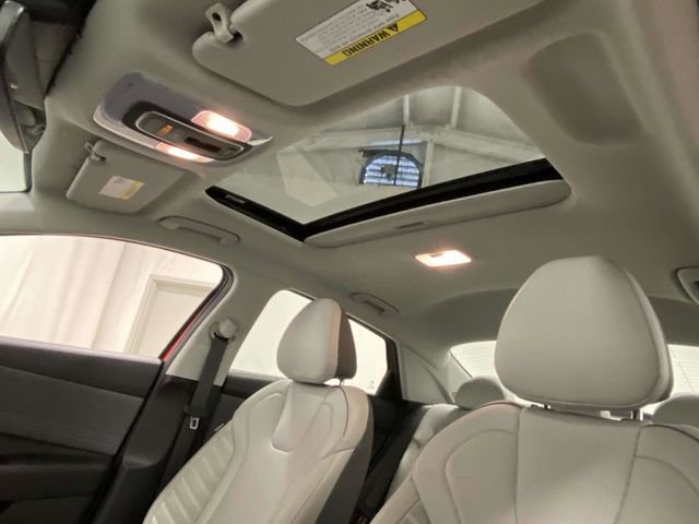 Used 2022 Hyundai Elantra Limited image 14