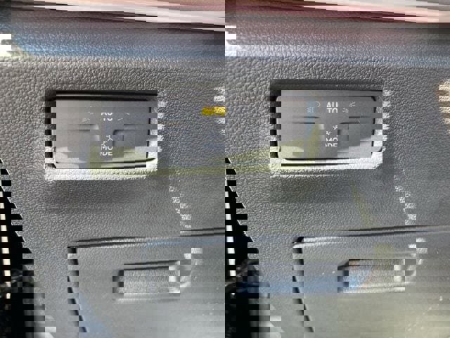 New 2025 Volkswagen Tiguan SE image 33