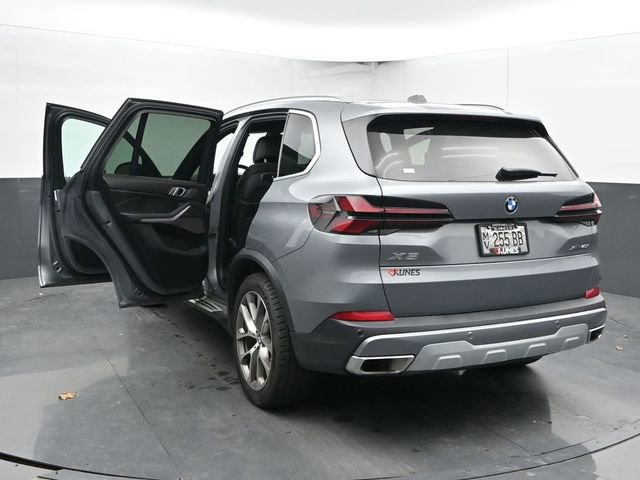 Used 2024 BMW X5 xDrive40i AWD/4WD image 55