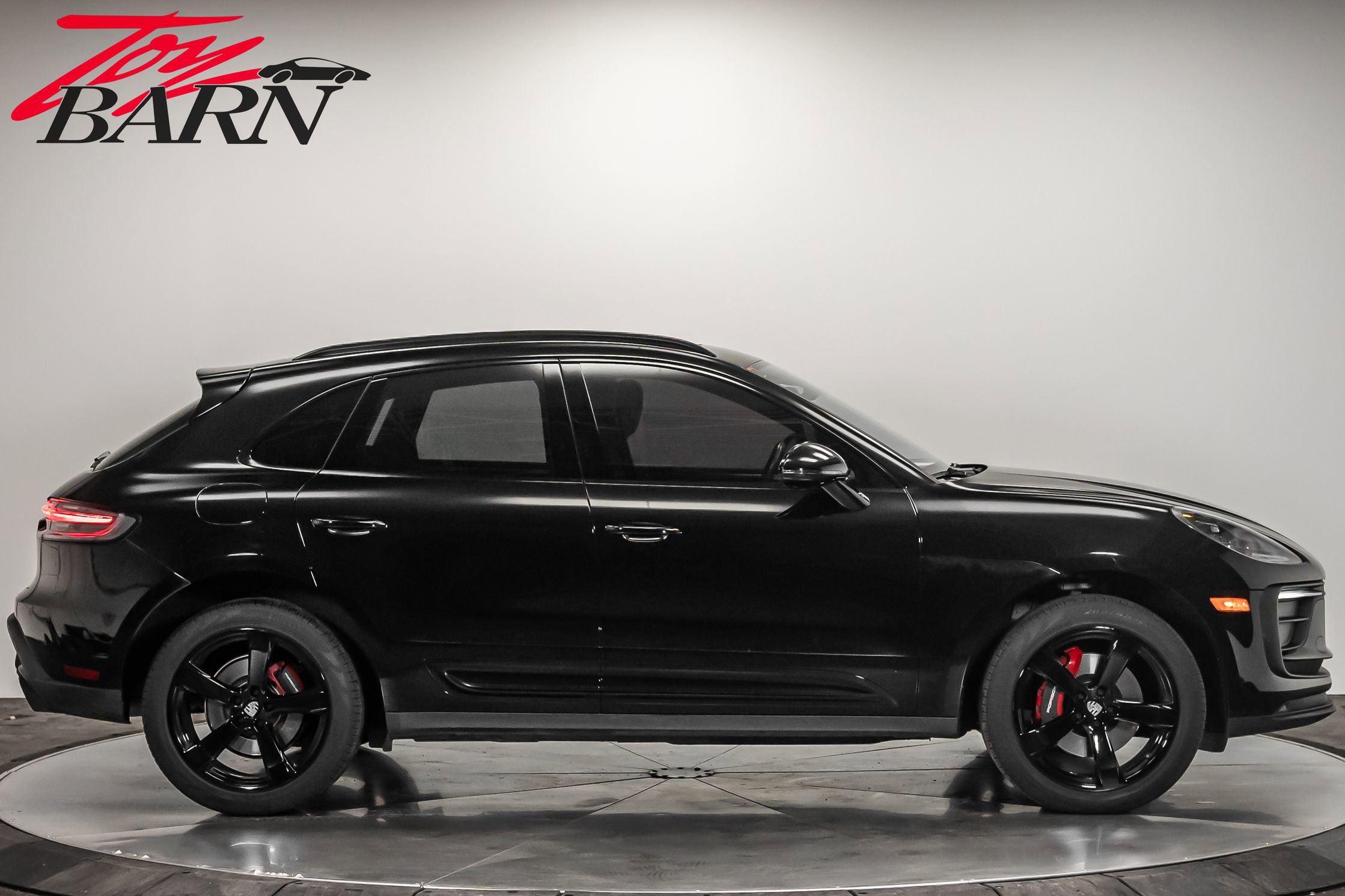 Used 2023 Porsche Macan image 6