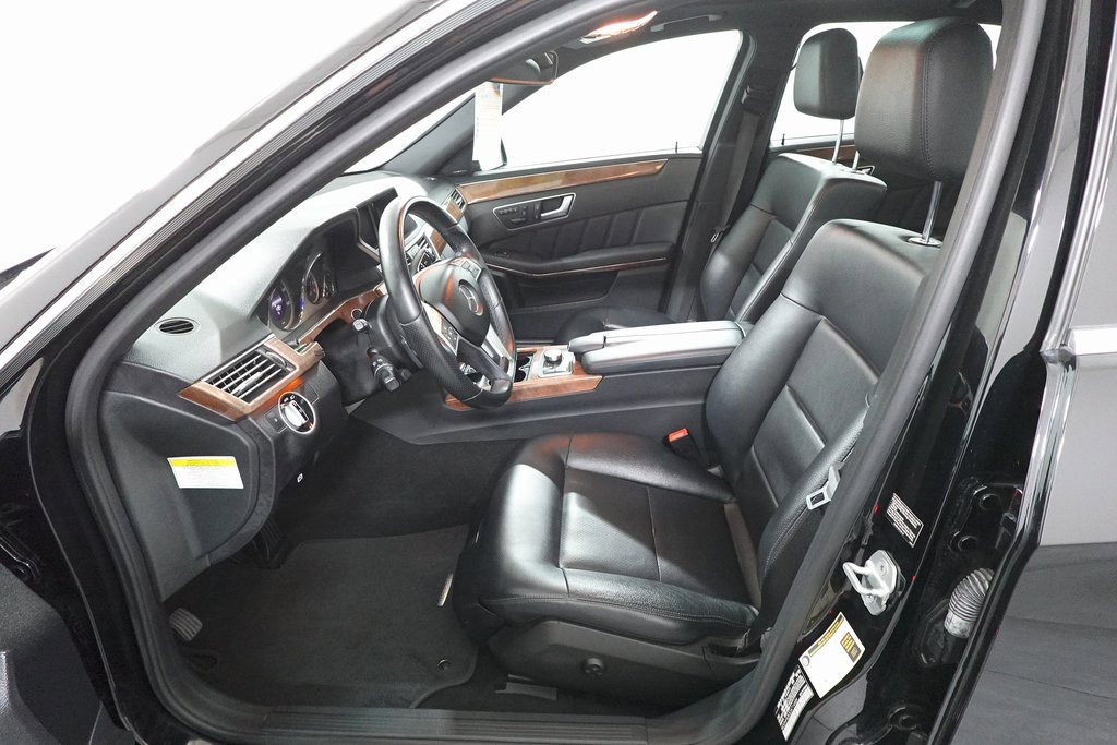 Used 2013 Mercedes-Benz E 350 4MATIC Sedan image 9
