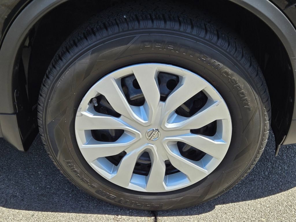 Used 2016 Nissan Rogue S AWD/4WD image 9