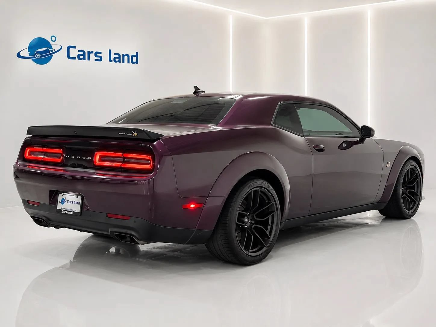 Used 2021 Dodge Challenger R/T Scat Pack RWD image 3