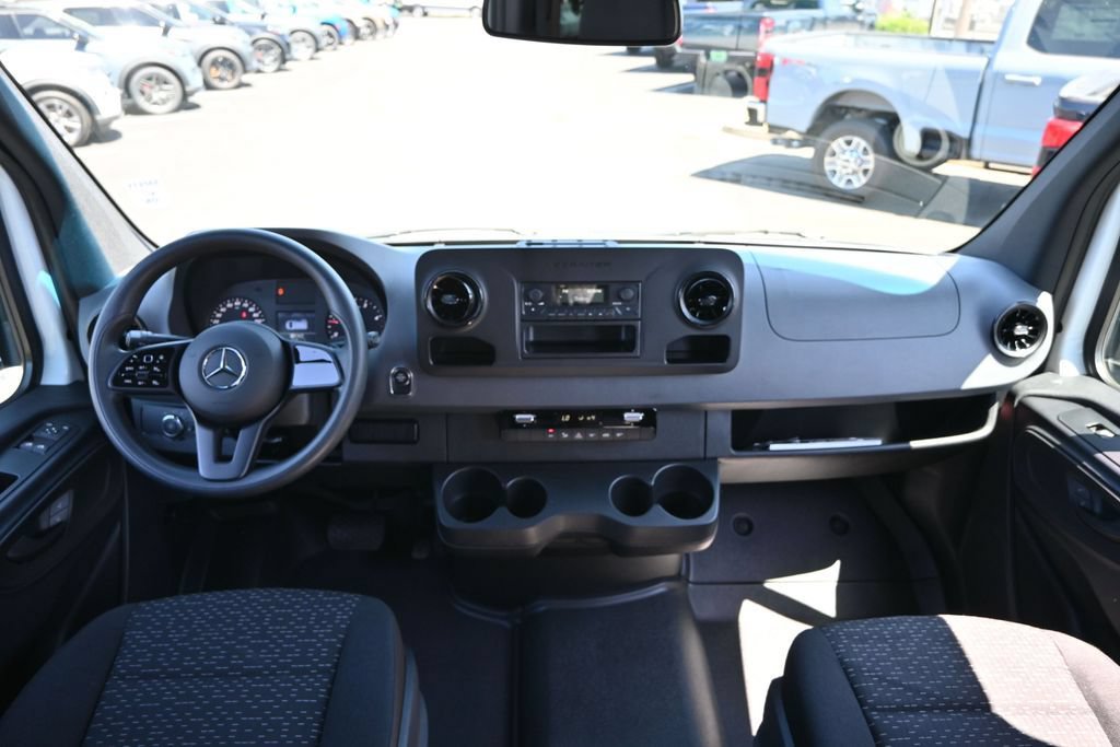 Used 2021 Mercedes-Benz Sprinter 2500 image 24