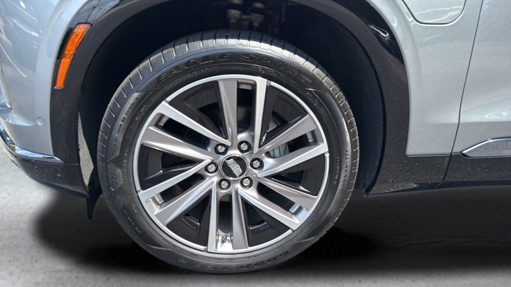 Certified 2026 Cadillac Vistiq Sport w/ LPO, Floor Liner Package AWD/4WD image 14
