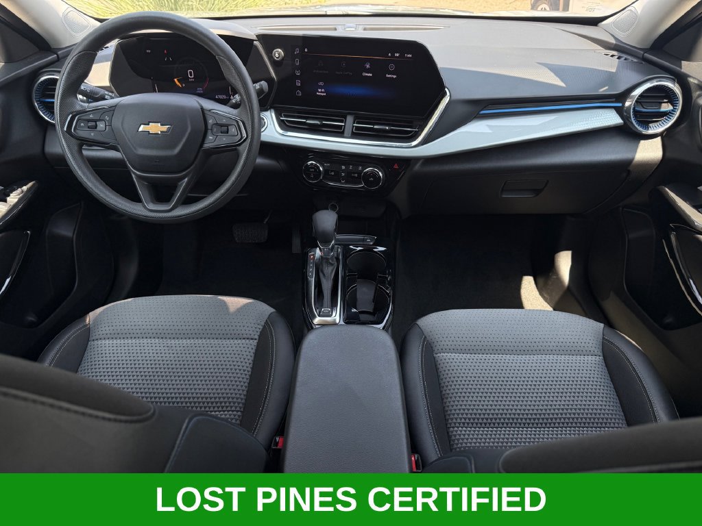 Used 2025 Chevrolet Trax LT FWD image 21