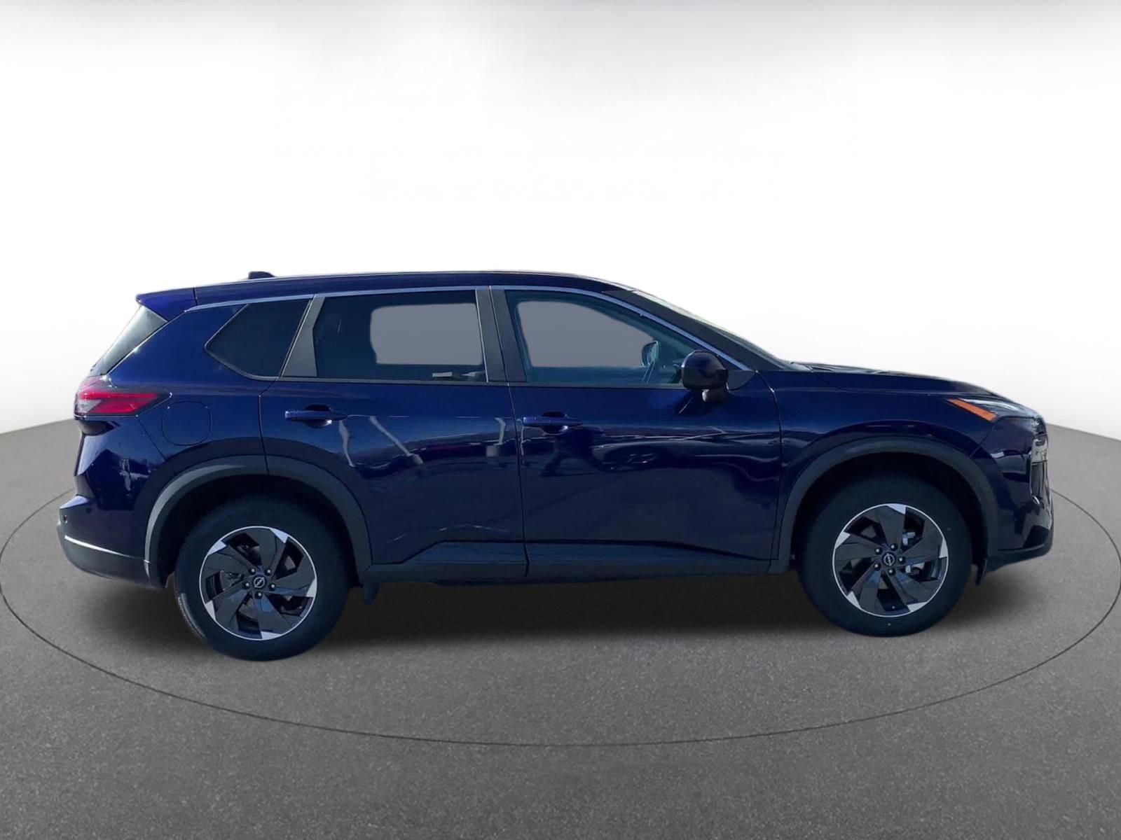 Used 2025 Nissan Rogue SV image 16