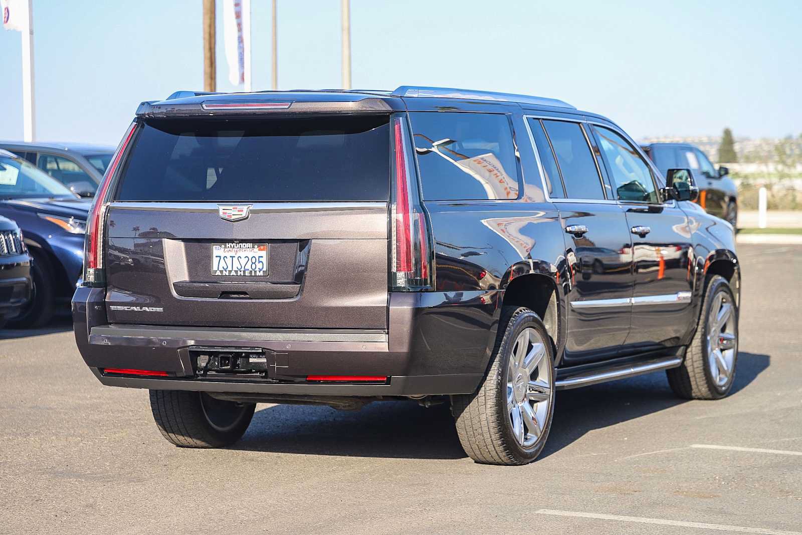 Used 2016 Cadillac Escalade ESV Premium AWD/4WD image 7
