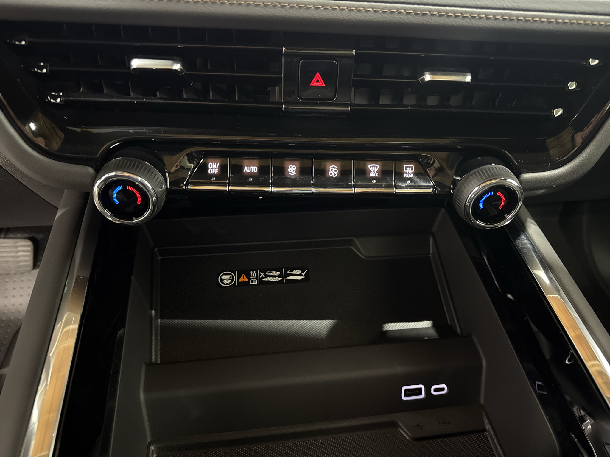 New 2027 Chevrolet Suburban High Country AWD/4WD image 18